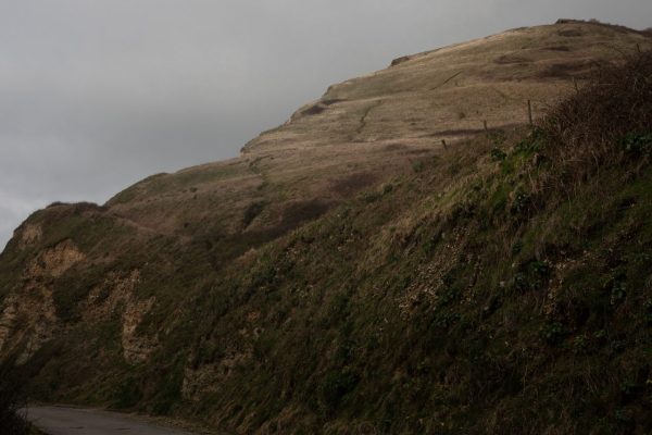 La Falaise d’Antifer connue, dans la nuit du 27 au 28 février 42, la première opération militaire combinée terre-air-mer. L’Opération Bitting est un raid éclair mené par seulement 120 parachutistes afin de s’emparer d’un radar allemand encore inconnu en Angleterre. Cette capture permettra de brouiller les autres radars allemands le 6 juin 1944.