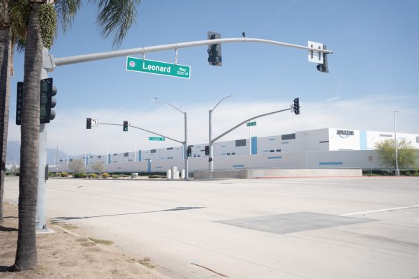 Californie, San Bernardino, 22 mars 2026
San Bernardino est une ville Californienne où de nombreux entrepôts ont vu le jour lui donnant alors le surnom d’Amazon City.